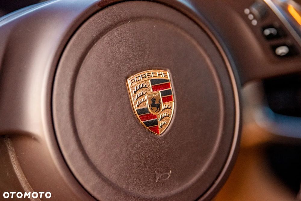 Porsche Cayenne Turbo - 18