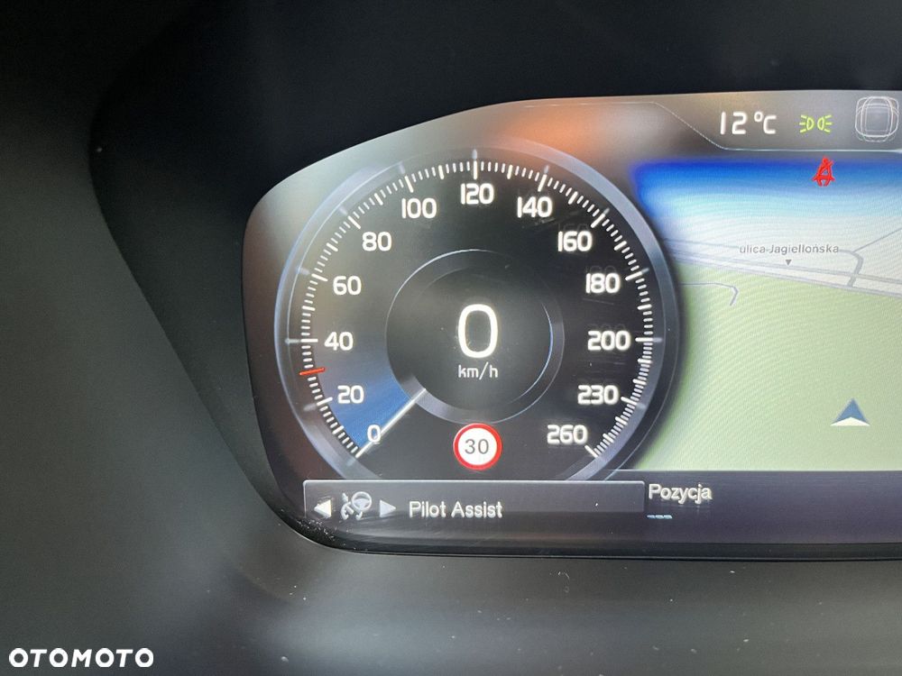 Volvo V90 Cross Country - 17