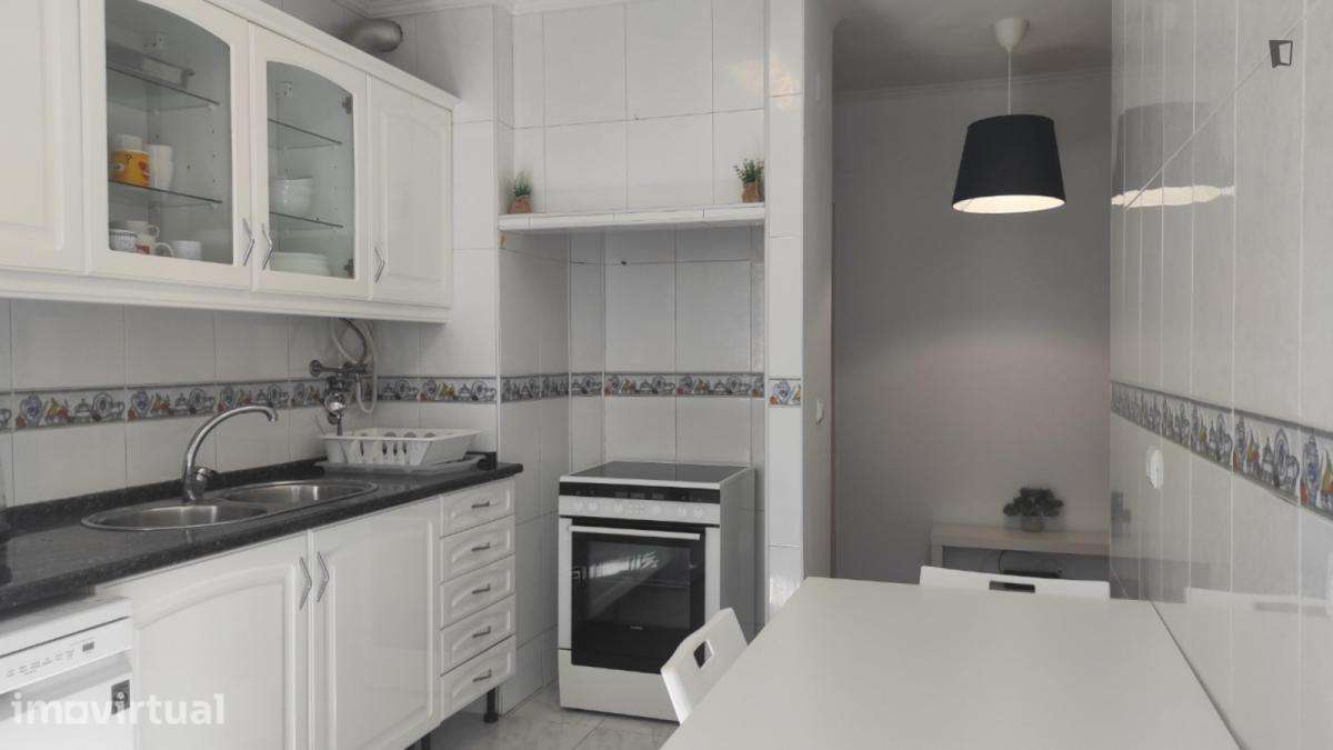 Quarto - localizado em Olivais Lisbon - Grande imagem: 2/9