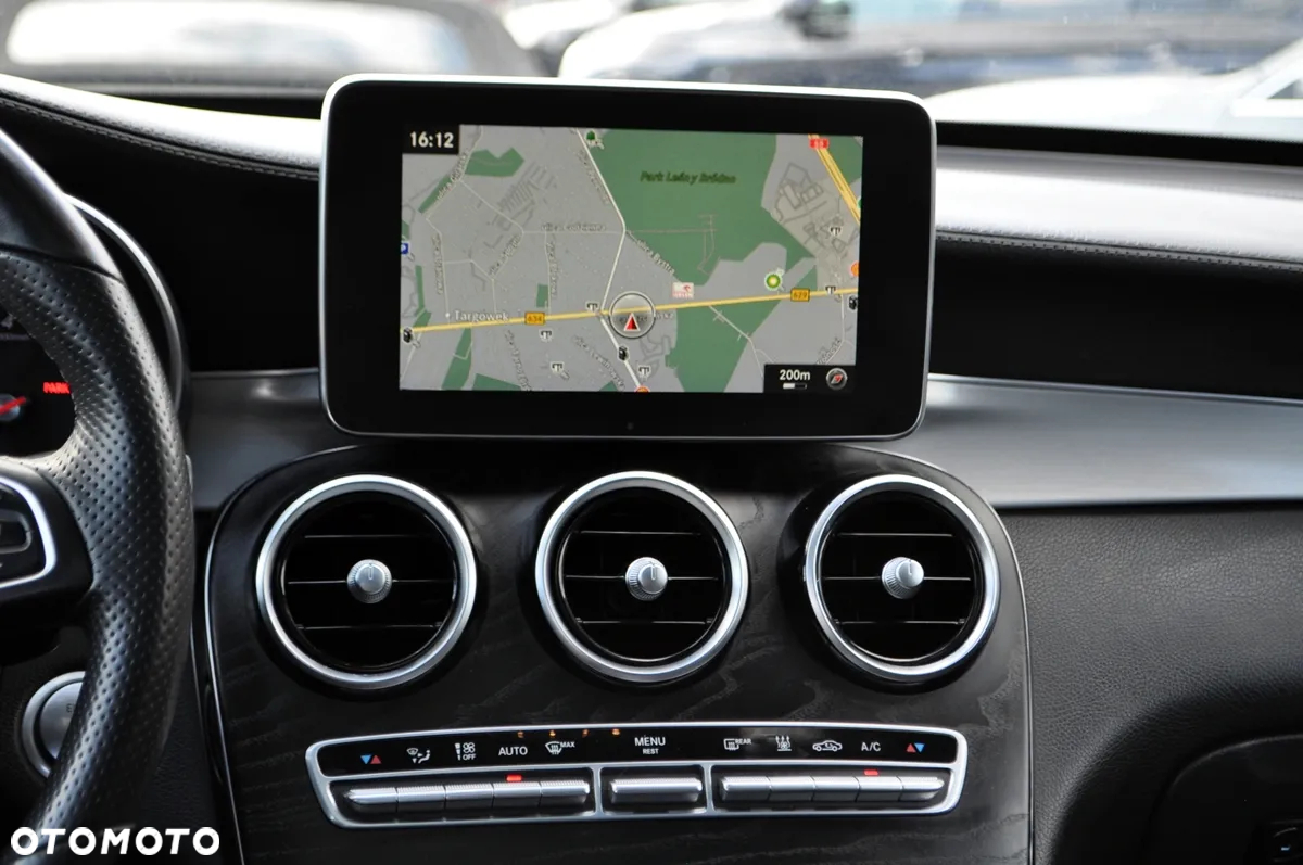 Mercedes-Benz GLC 350 e 4Matic 7G-TRONIC AMG Line - 25