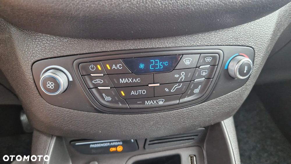 Ford Tourneo Courier 1.0 EcoBoost Titanium - 17