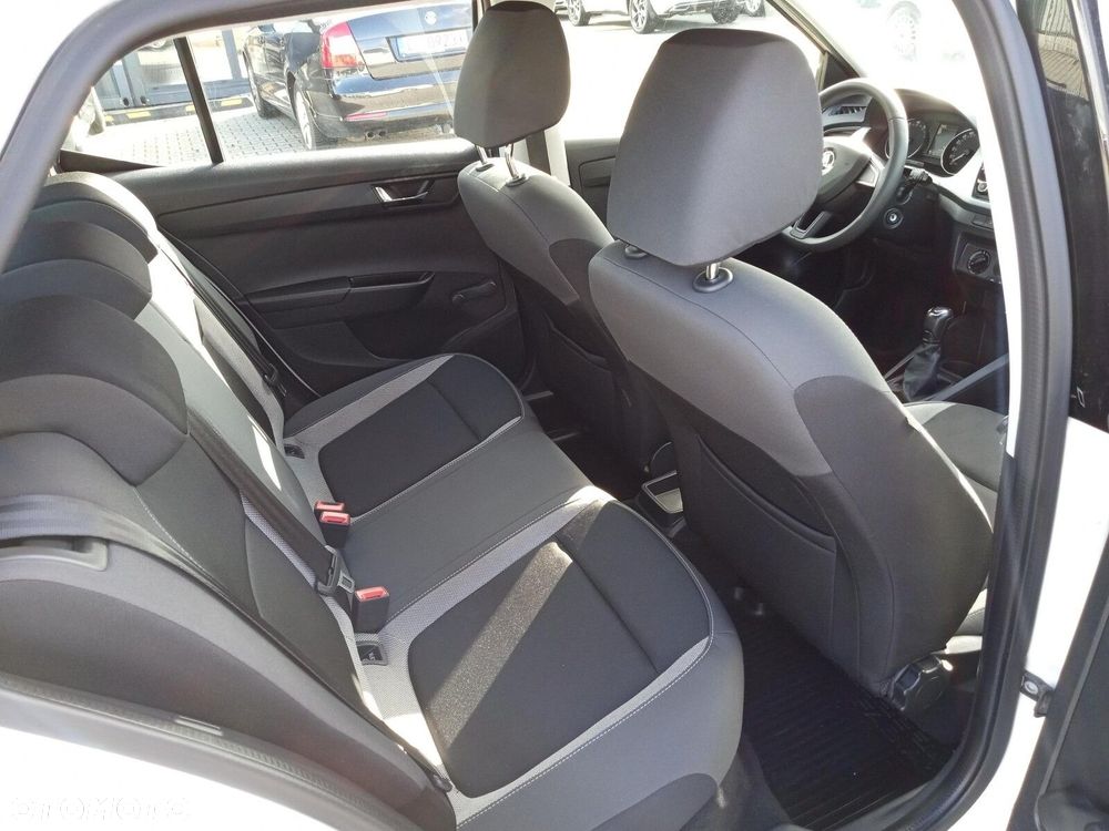 Skoda Fabia 1.0 TSI Ambition - 24