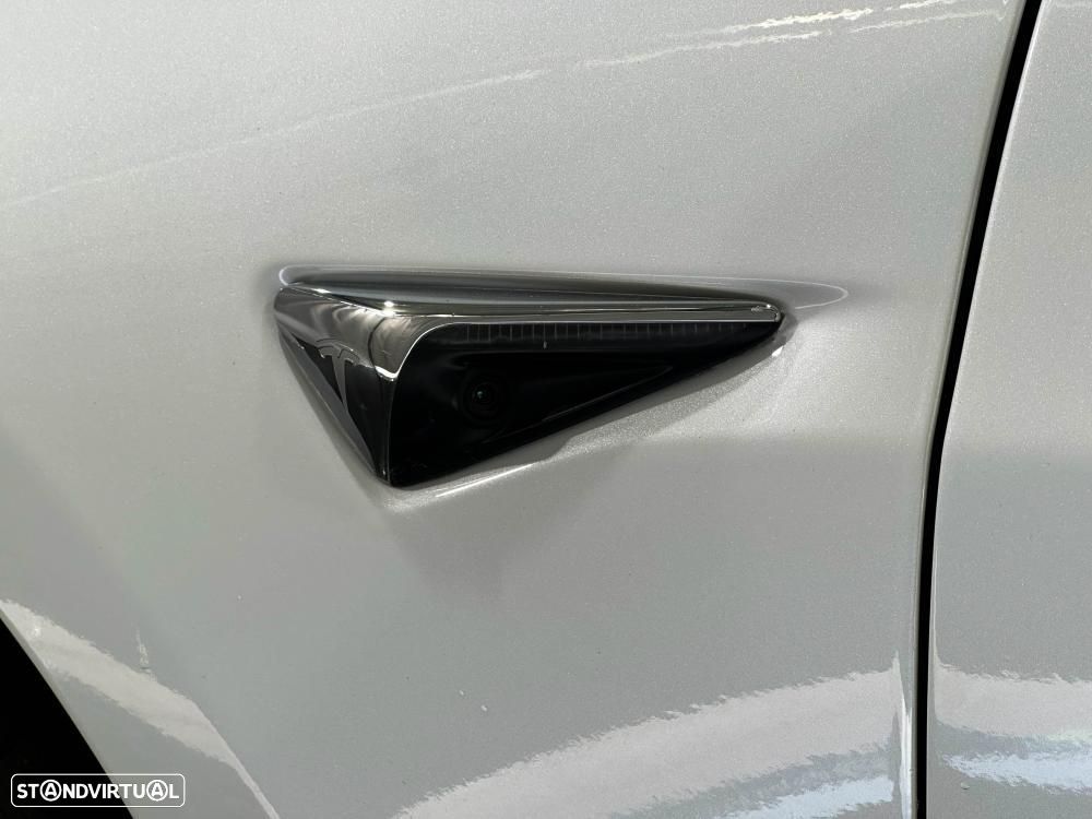 Tesla Model 3 Long-Range Dual Motor AWD - 18