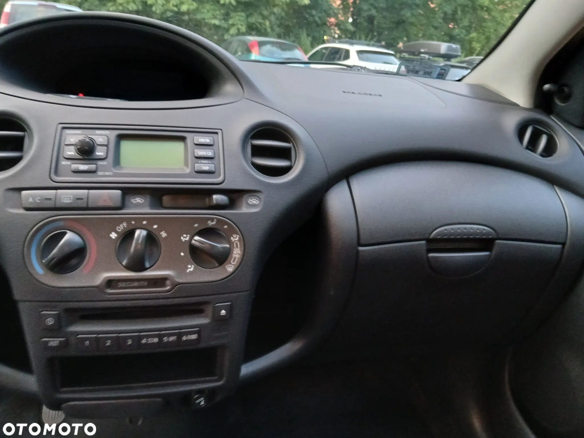 Toyota Yaris 1.0 Unlimited - 8