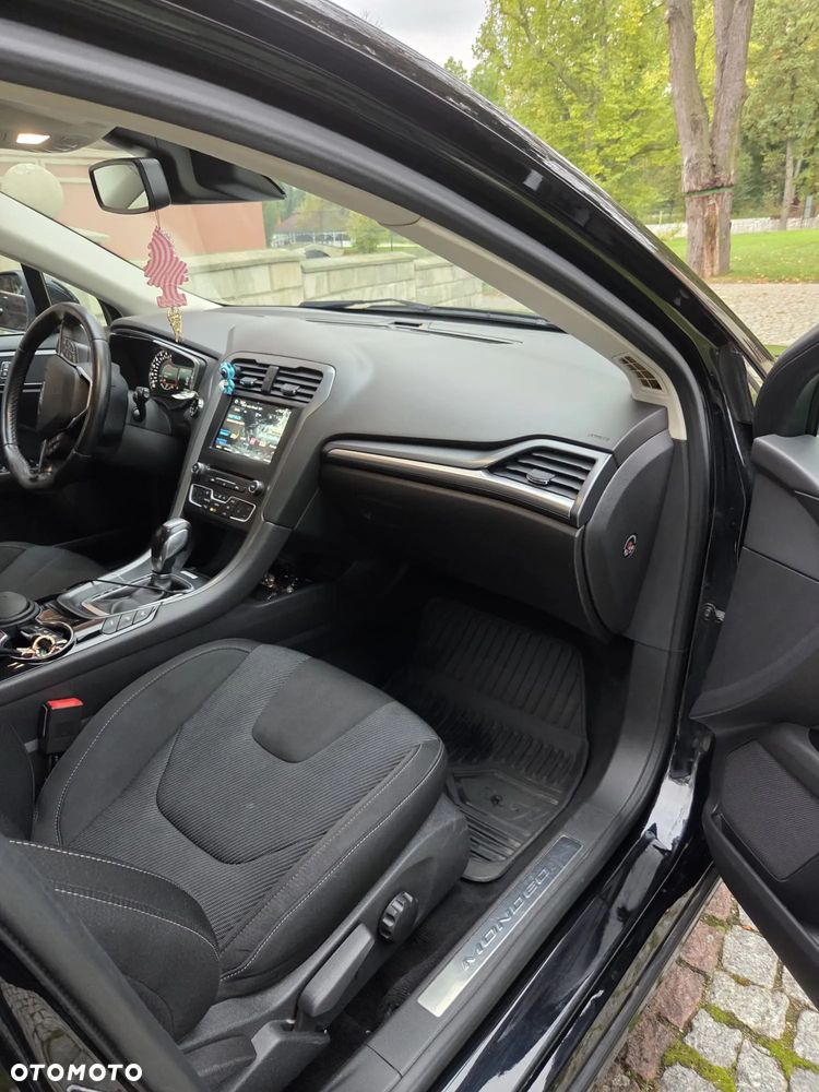 Ford Mondeo - 35
