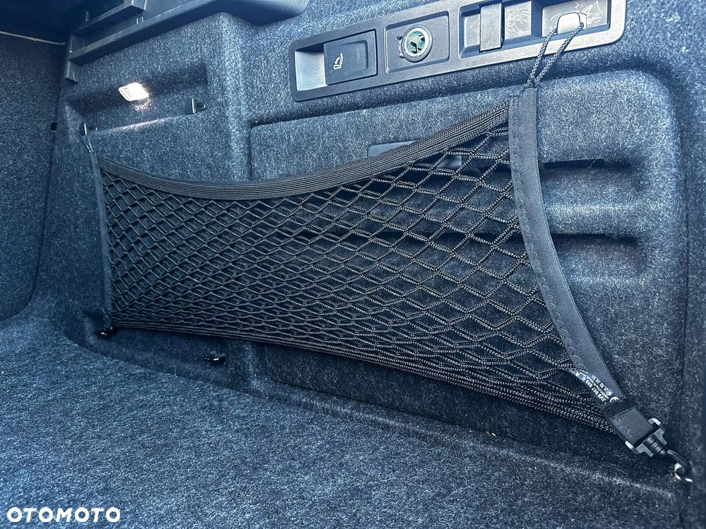 Skoda Superb 2.0 TDI SCR Style DSG - 27