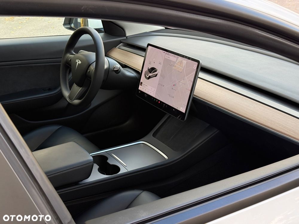 Tesla Model 3 Performance AWD - 17