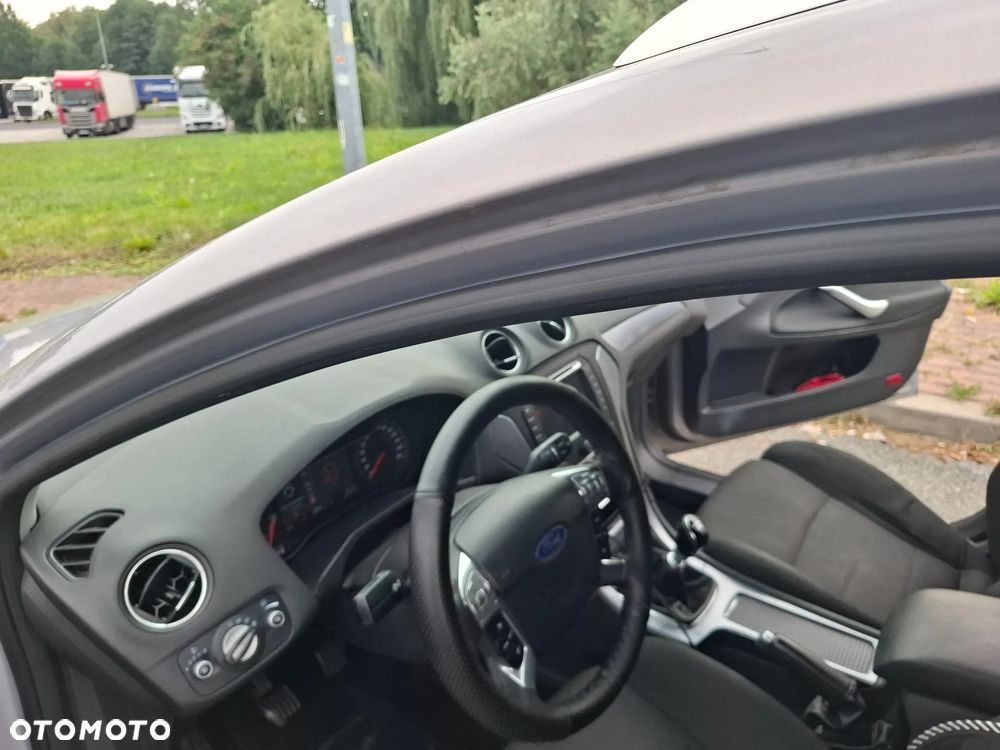 Ford Mondeo 2.0 TDCi Titanium X - 4