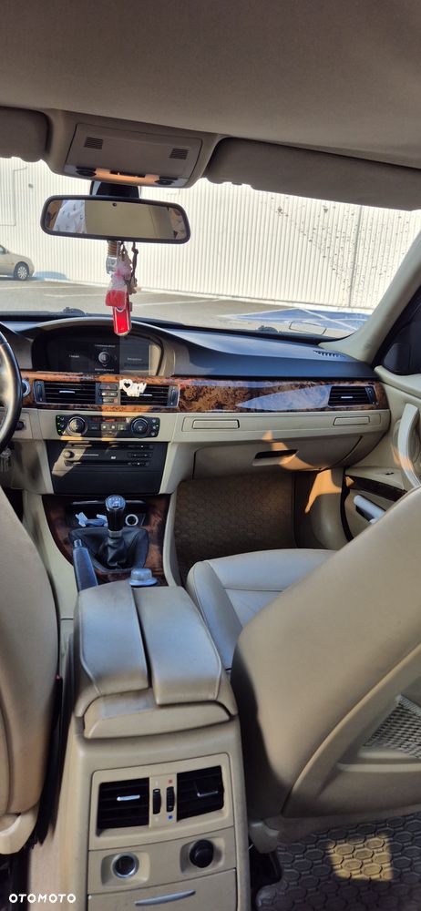BMW Seria 3 325i - 8