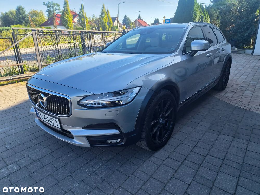 Volvo V90 Cross Country - 15