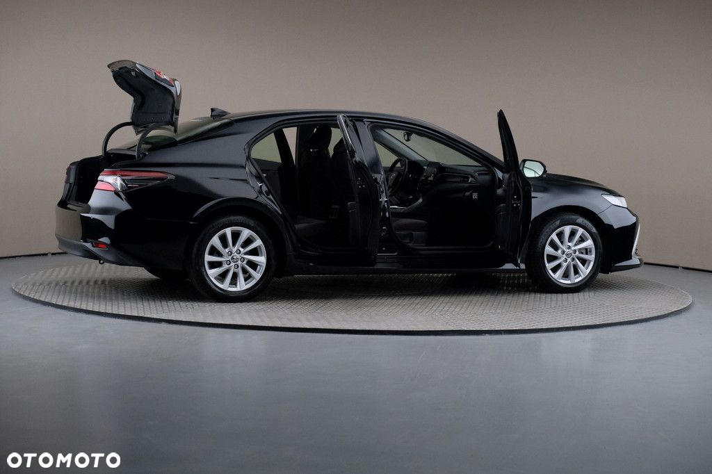 Toyota Camry - 6