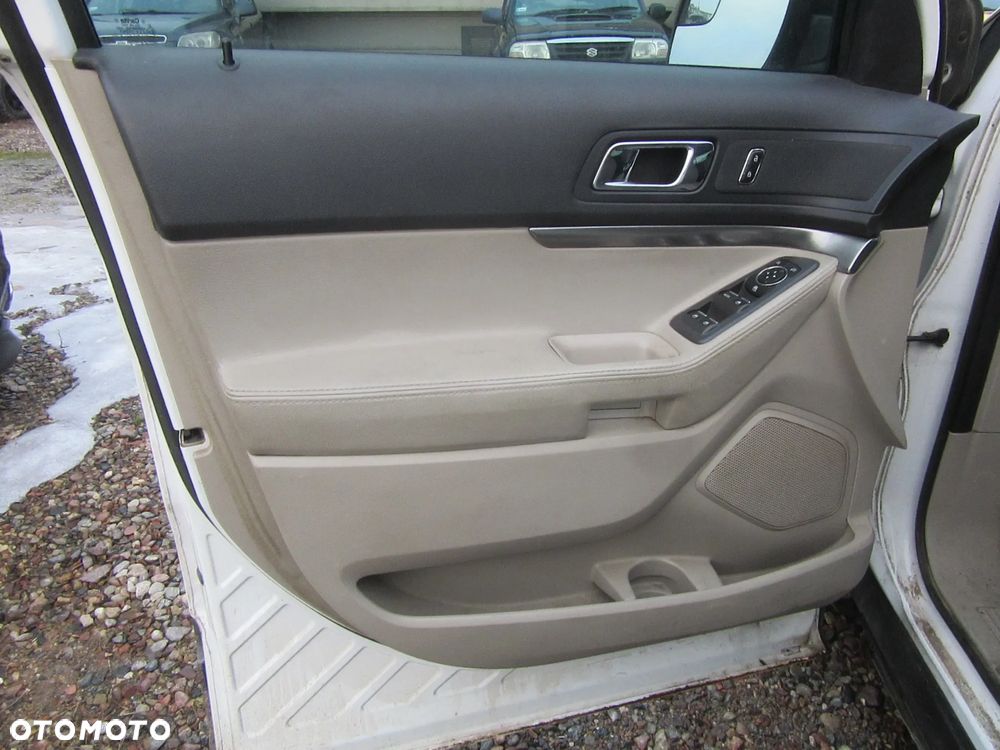 KANAPA FOTELE BOCZKI 7 osób Ford Explorer V 2013 r. - 8