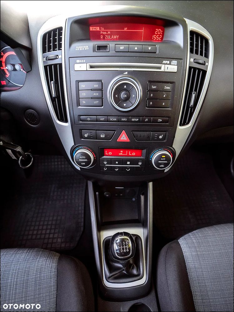 Kia Ceed - 25