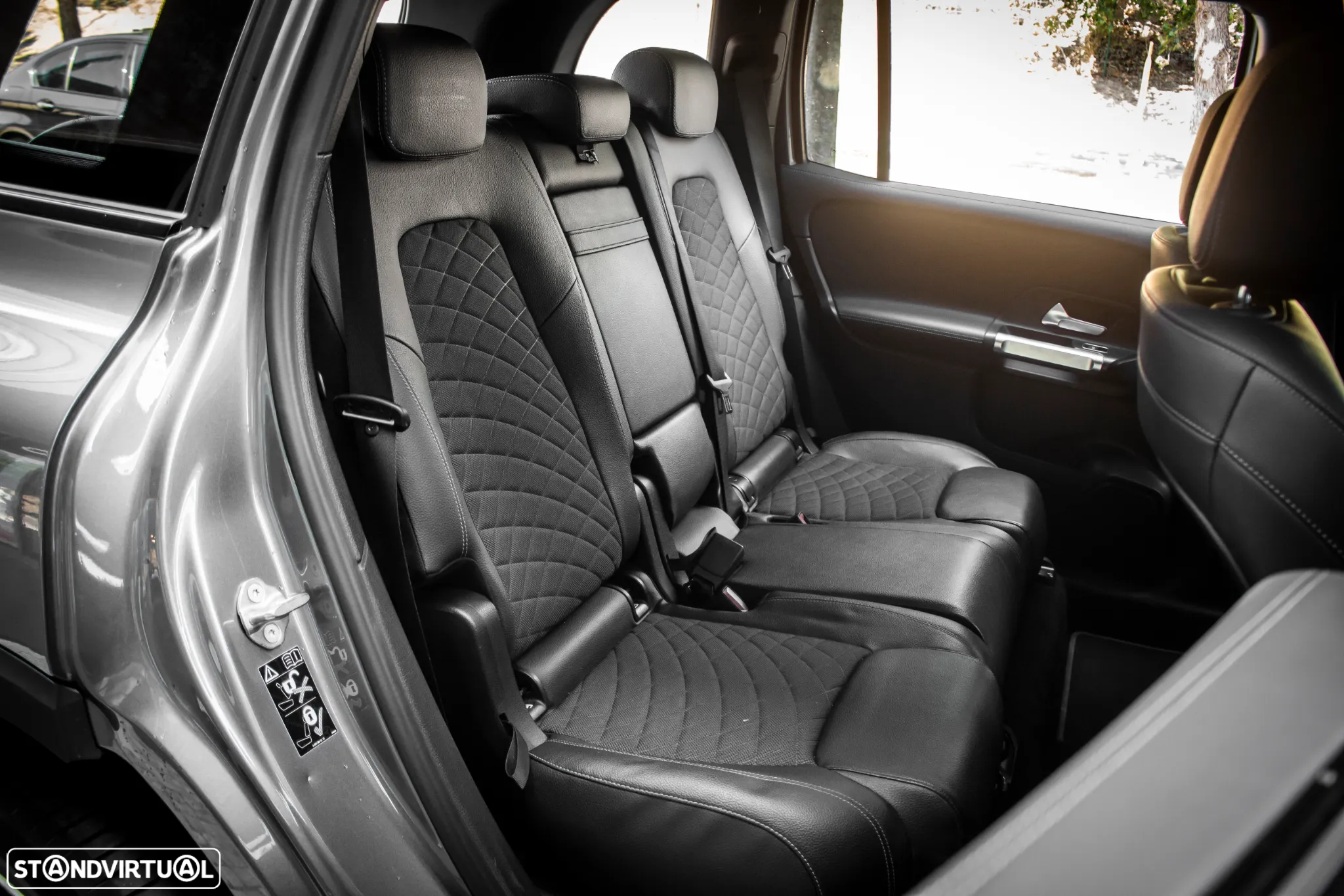 Mercedes-Benz GLB 200 d 4Matic - 36