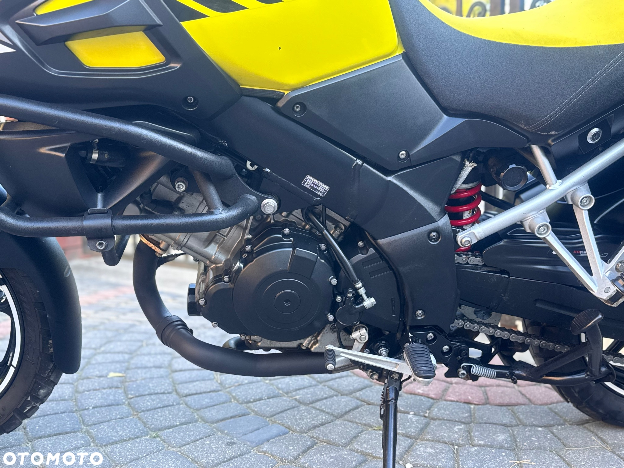 Suzuki DL - 16