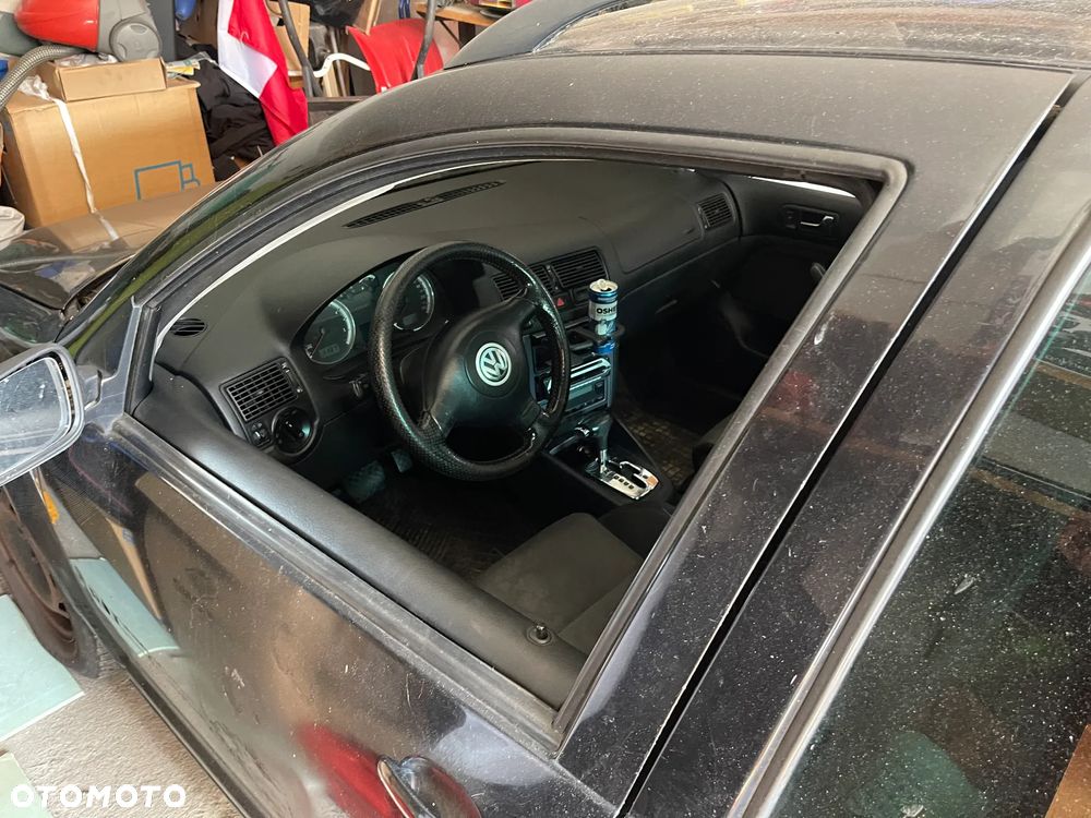 Volkswagen Golf - 2