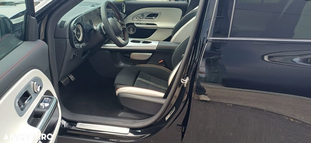 Mercedes-Benz GLB - 11