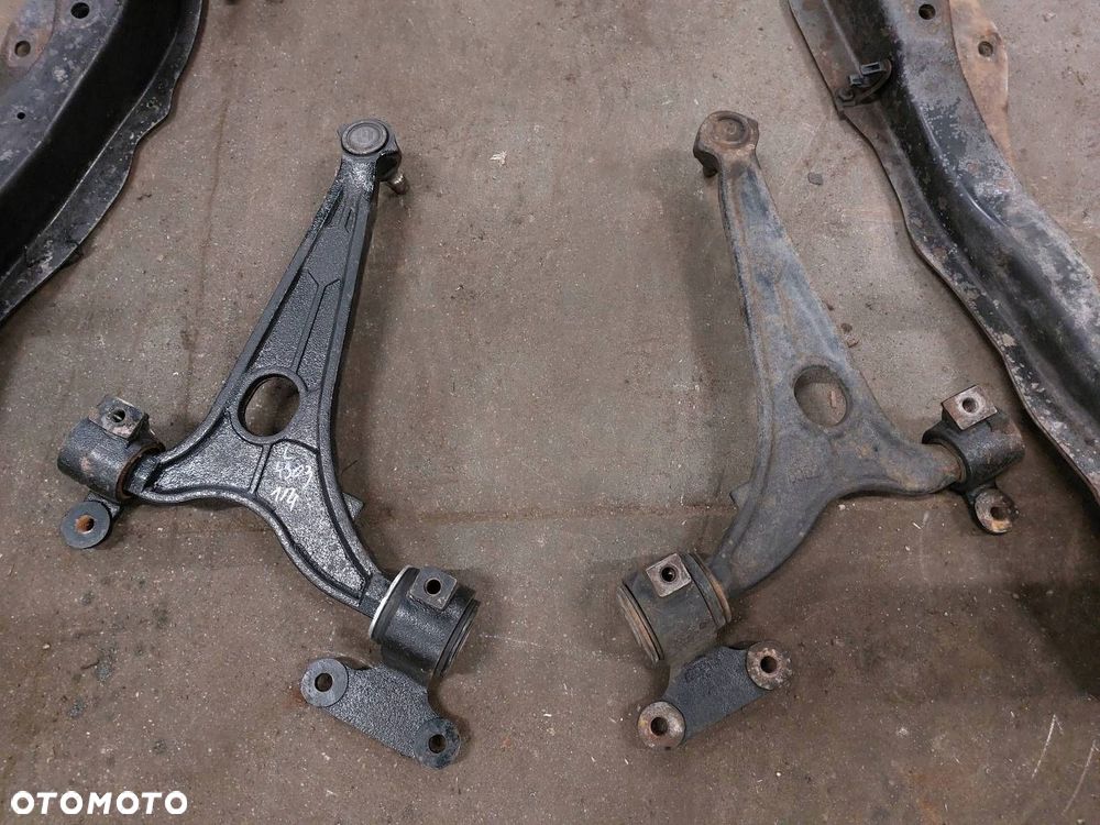 SANKI WÓZEK KOŁYSKA SILNIKA PEUGEOT 807 I 02-14r 2.2 HDI - 2