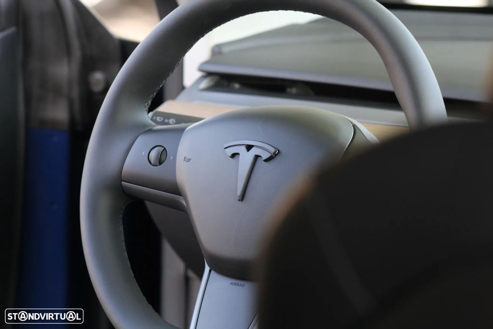 Tesla Model Y Performance Dual Motor AWD - 26