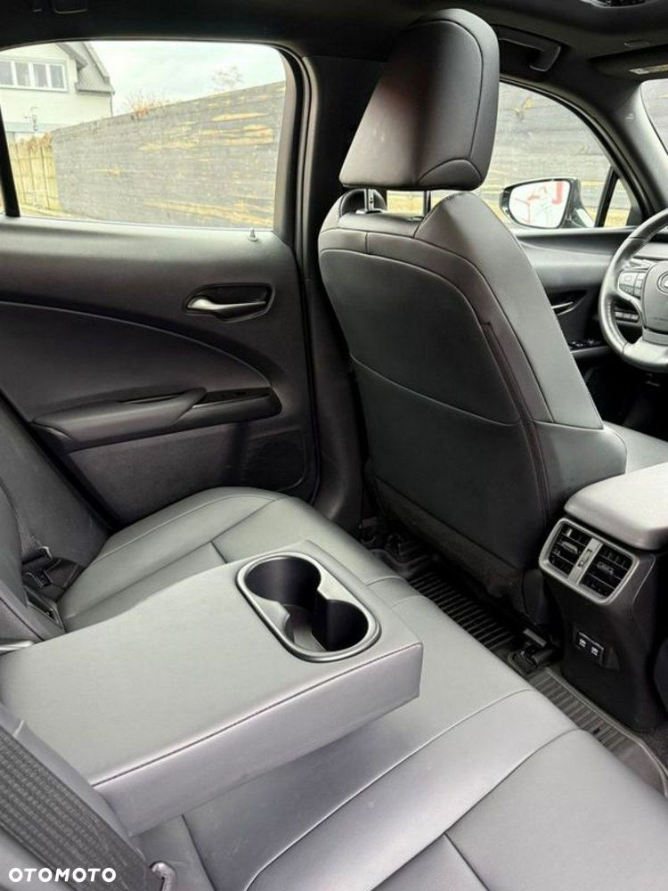 Lexus UX - 39