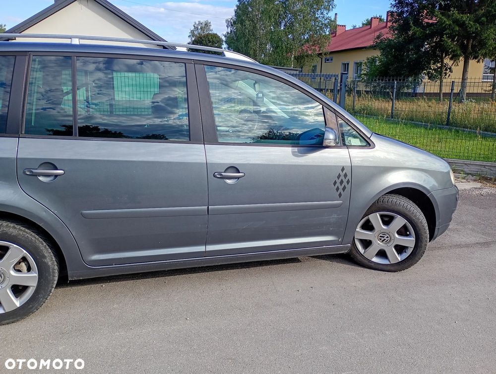 Volkswagen Touran 1.9 TDI Highline - 6