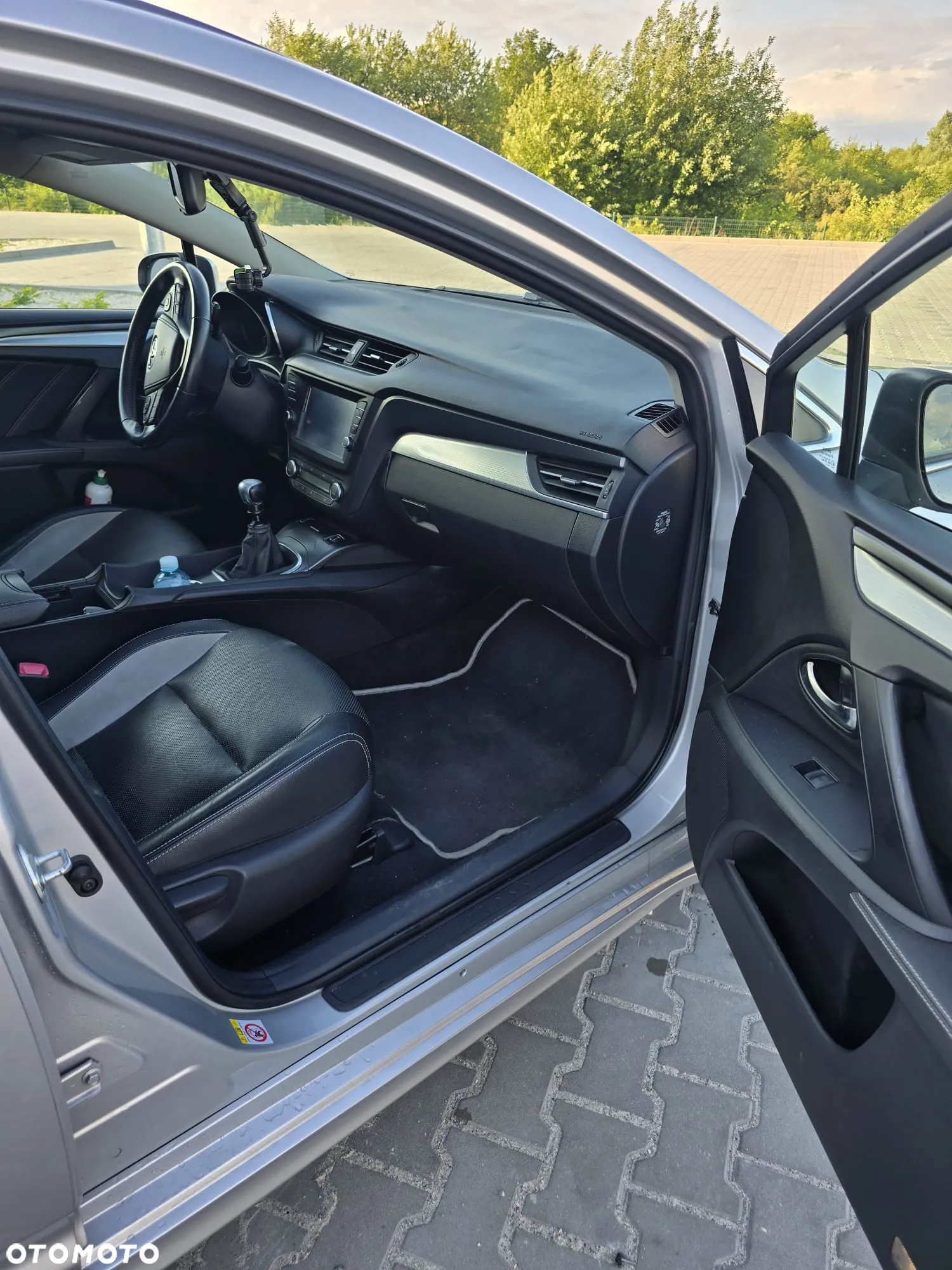 Toyota Avensis 2.0 D-4D Prestige - 17
