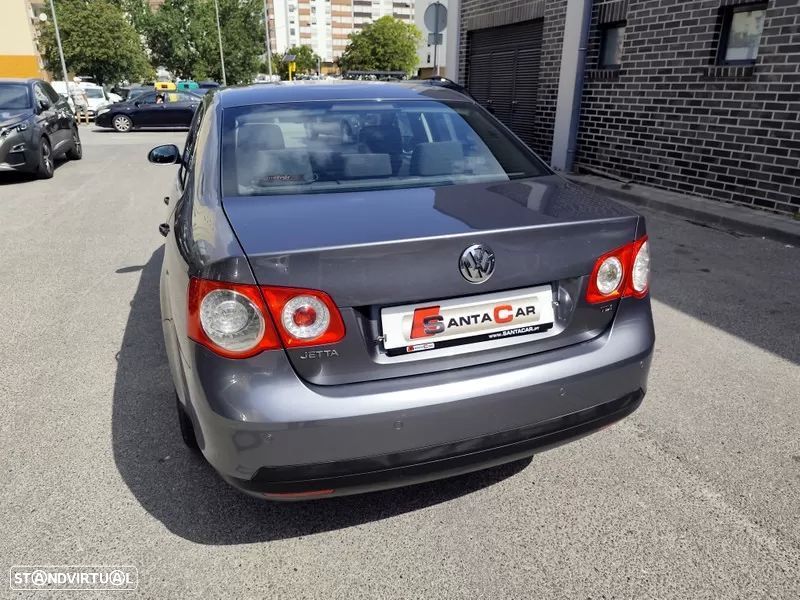 VW Jetta 1.9 TDi BlueM. Trendline - 24