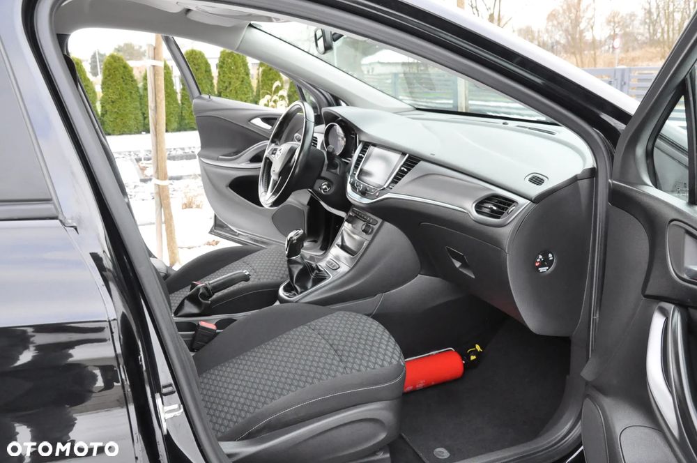 Opel Astra 1.4 T Dynamic S&S - 22