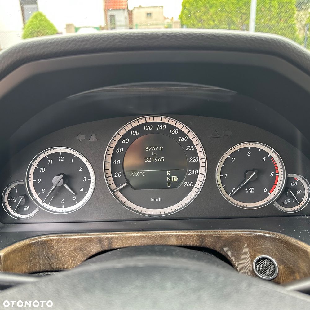 Mercedes-Benz Klasa E 350 CDI DPF BlueEFFICIENCY 7G-TRONIC Elegance - 14