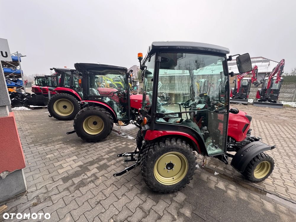 Kabina do Yanmar 26 KM - 3
