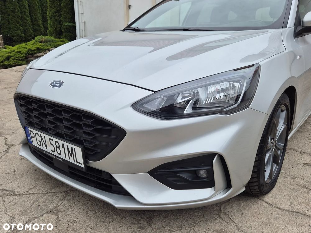 Ford Focus 1.5 EcoBlue Start-Stopp-System ST-LINE DESIGN - 15