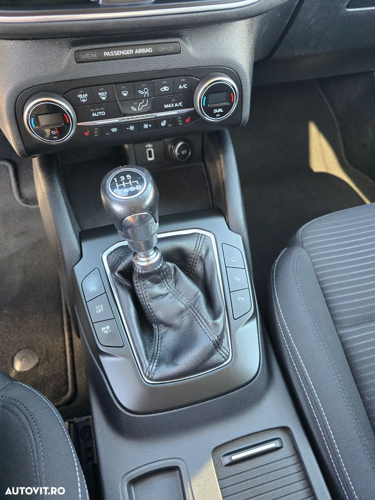 Ford Focus - 11