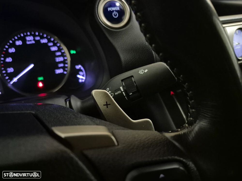 Lexus IS 300H Executive - 35