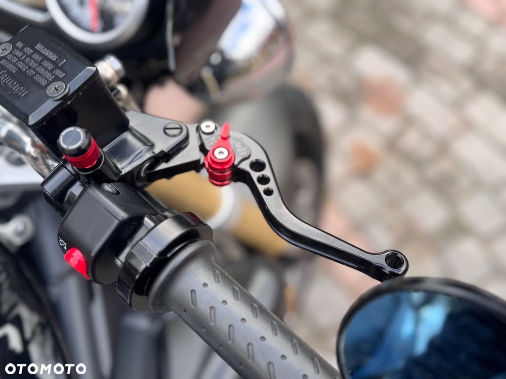 Triumph Street Triple - 24