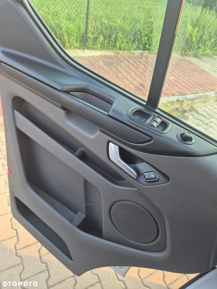 Ford Custom 2.0TDCI 130HP 2018r SYNC 3 LED KLIMA WEBASTO BARDZO DOBRY STAN - 17