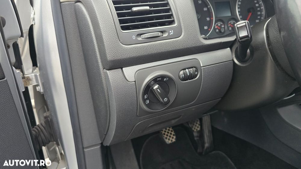 Volkswagen Golf 1.6 Highline - 15