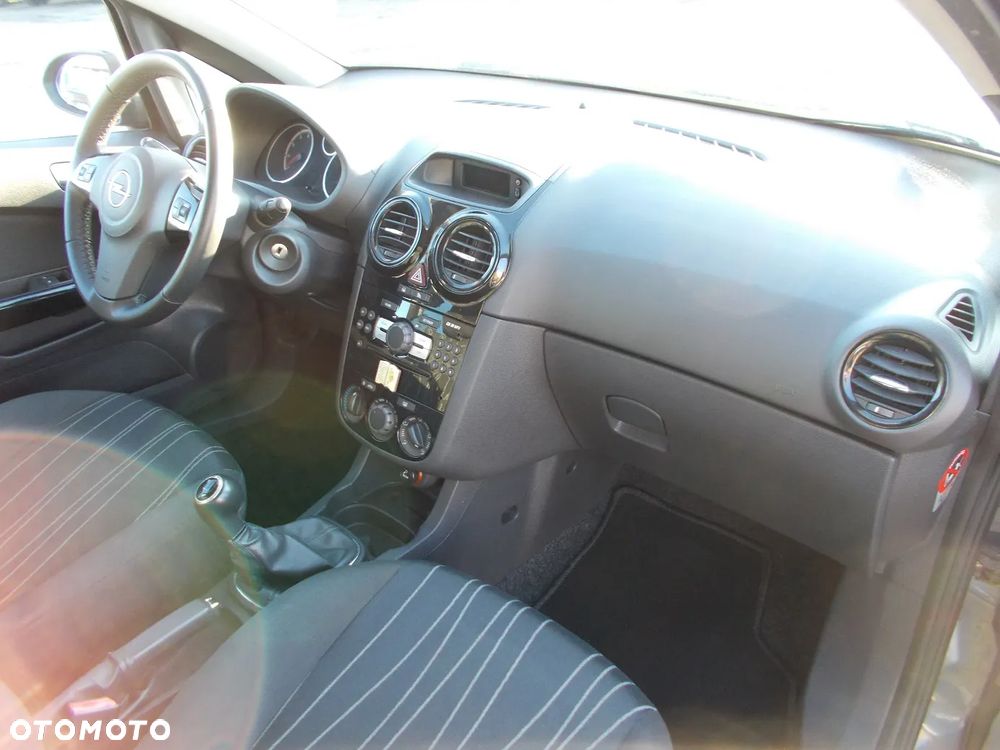 Opel Corsa 1.2 16V Enjoy - 13