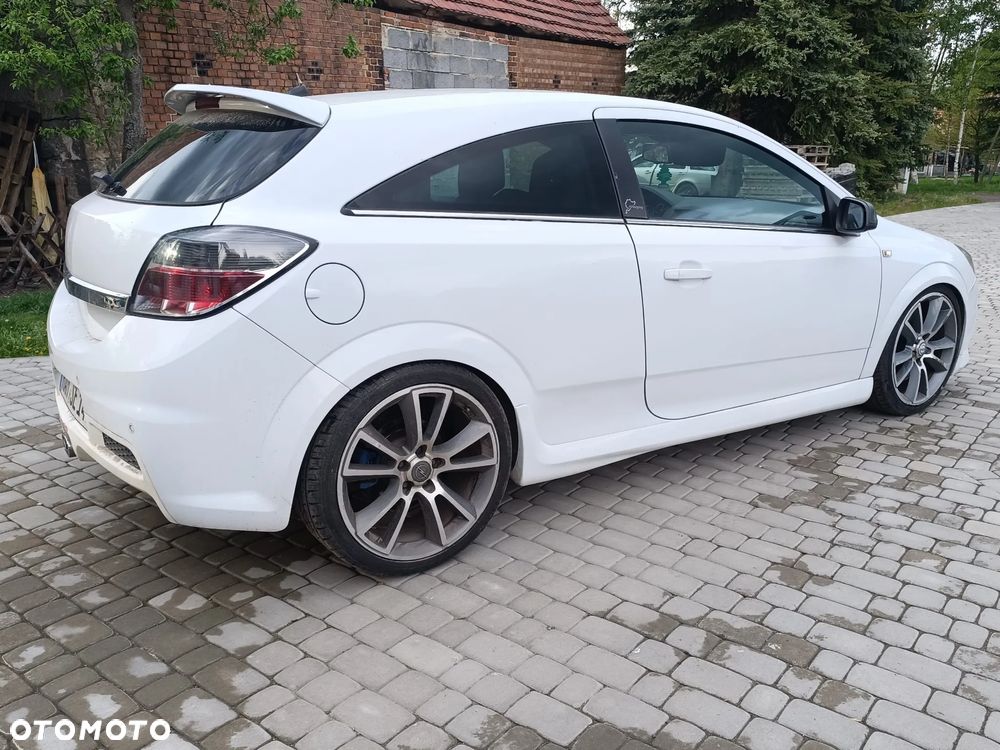Opel Astra OPC Nürburgring Edition - 3