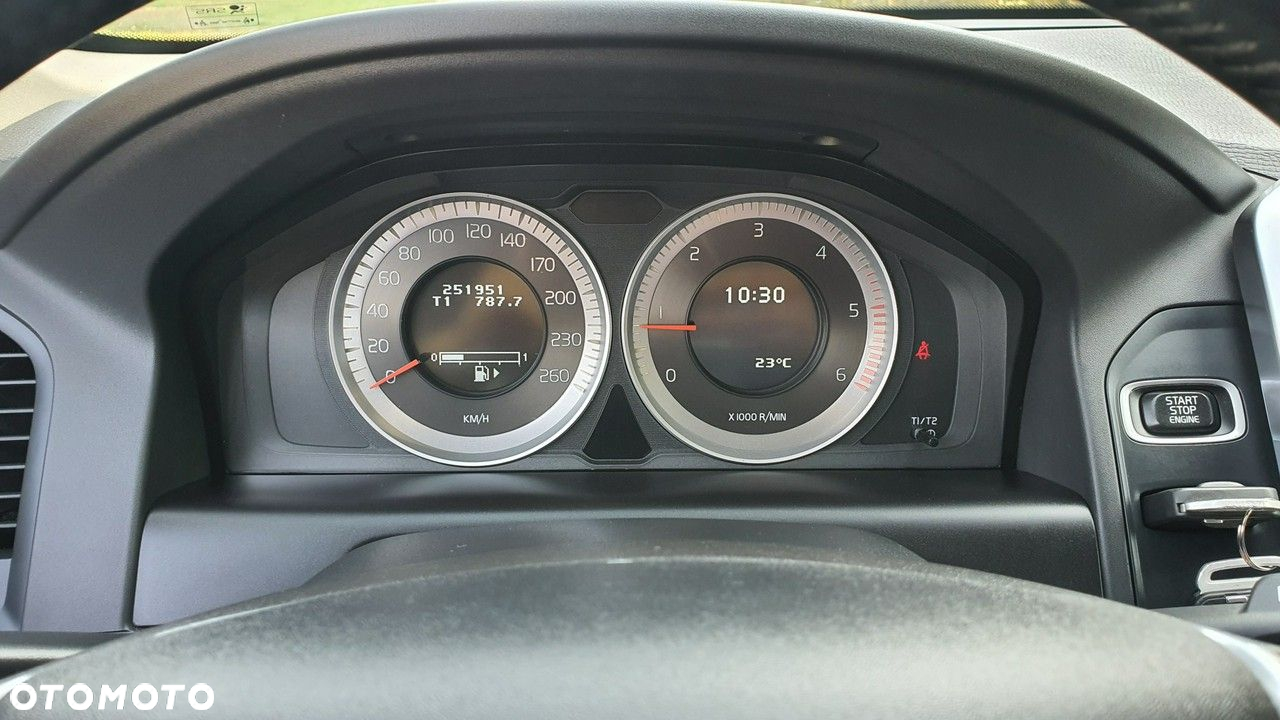 Volvo XC 60 D4 Momentum - 19