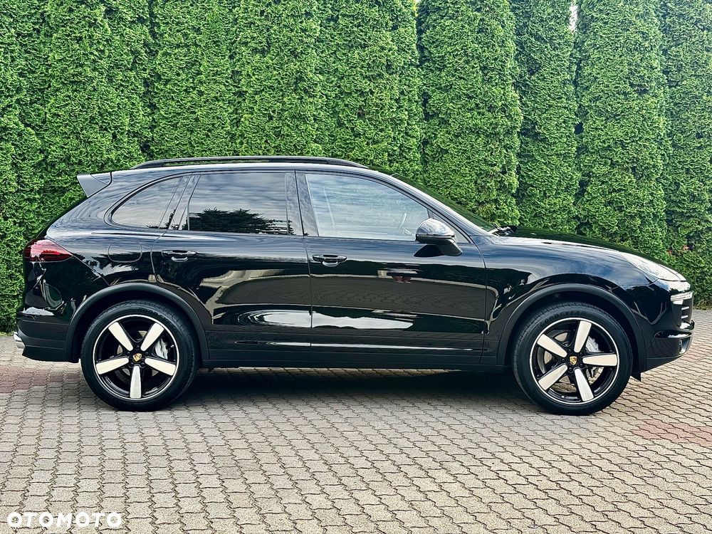 Porsche Cayenne Platinum Edition - 2