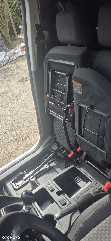 Ford Transit Connect - 11