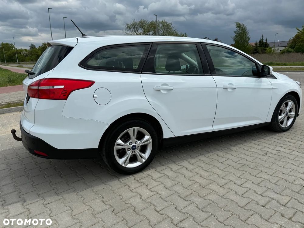 Ford Focus 1.5 TDCi DPF Start-Stopp-System Ambiente - 8