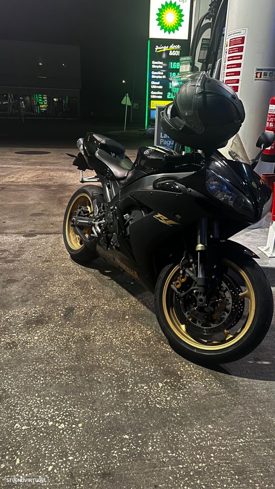 Yamaha YZF - 1