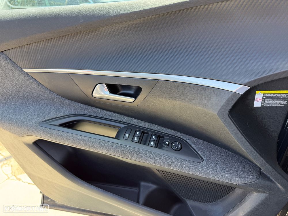 Peugeot 3008 PureTech 130 Stop & Start GPF Active Business-Pack - 16