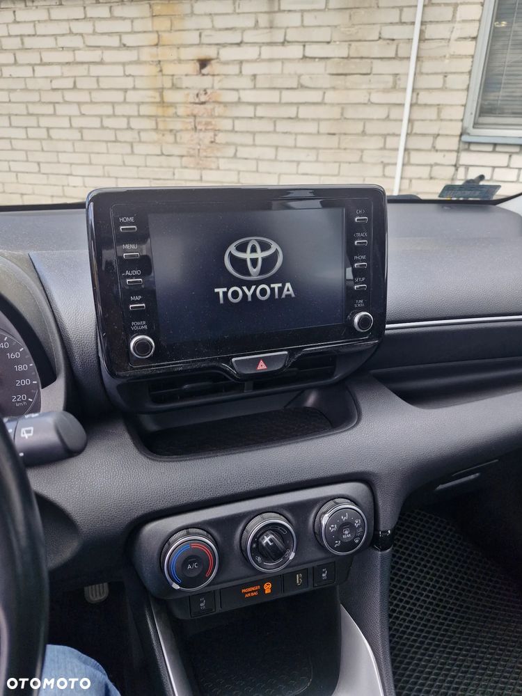 Toyota Yaris 1.5 Comfort - 22