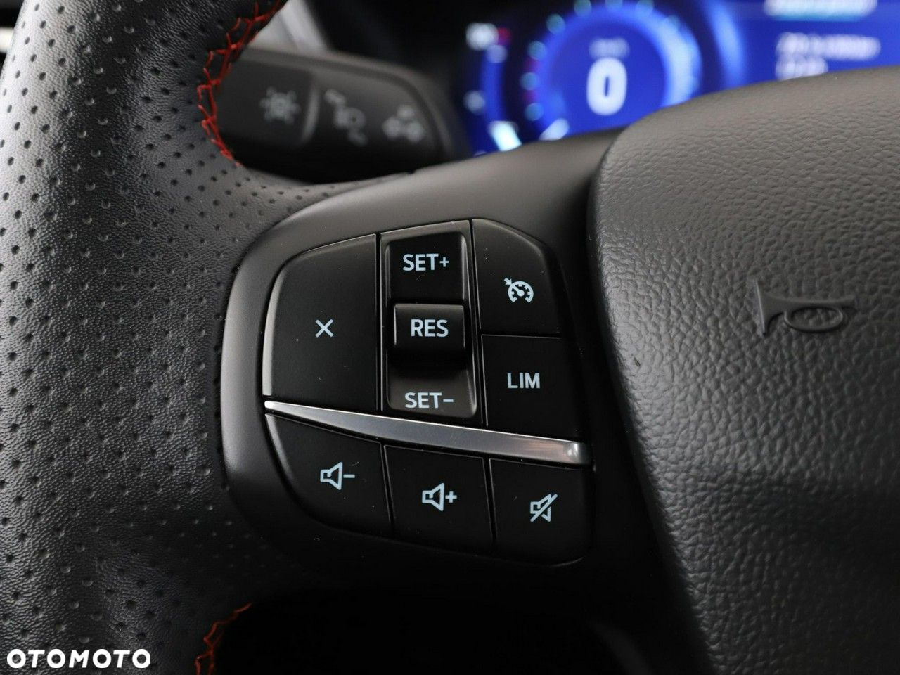 Ford Kuga 1.5 EcoBoost ST-LINE - 31