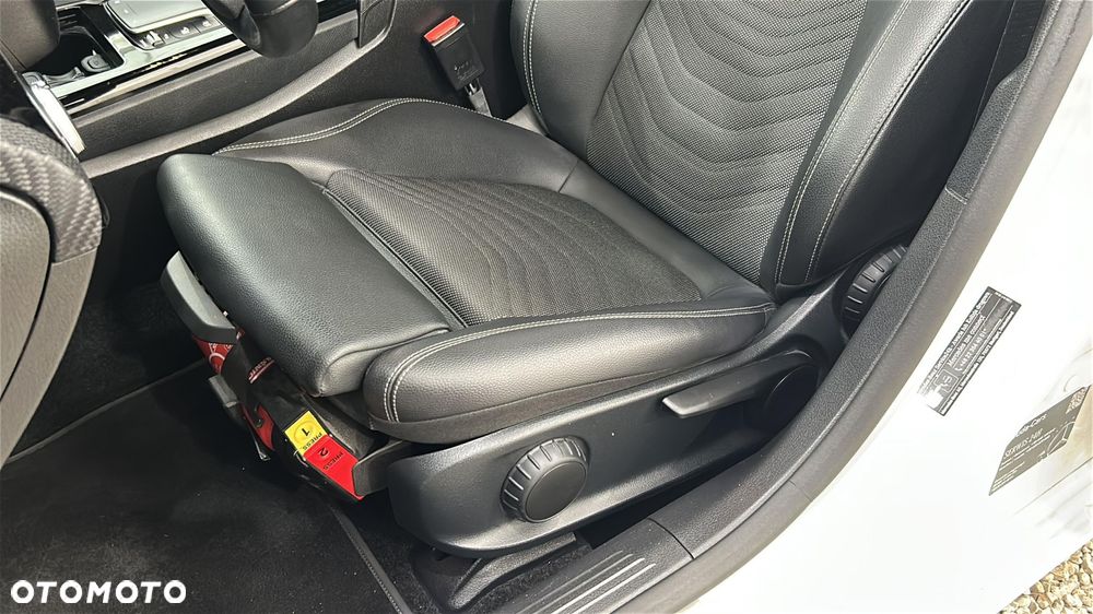 Mercedes-Benz Klasa A 200 7G-DCT - 18