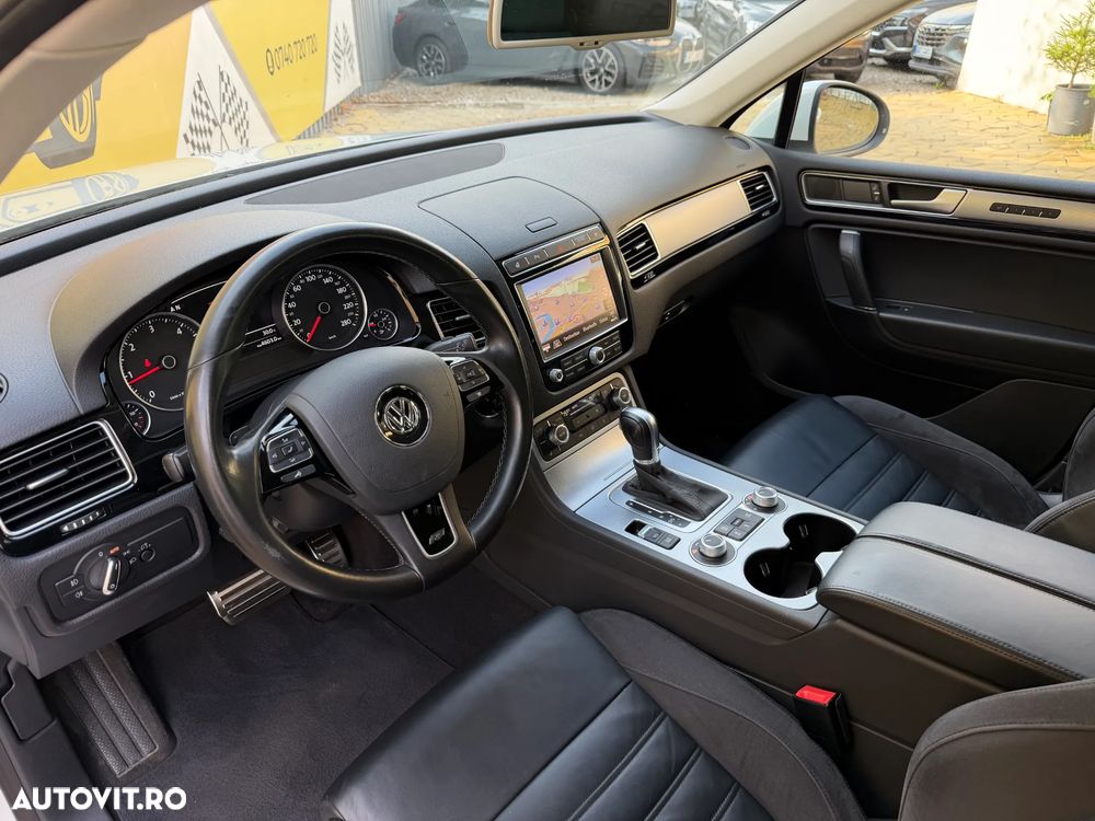 VOLKSWAGEN Touareg 2015 — imagine 20