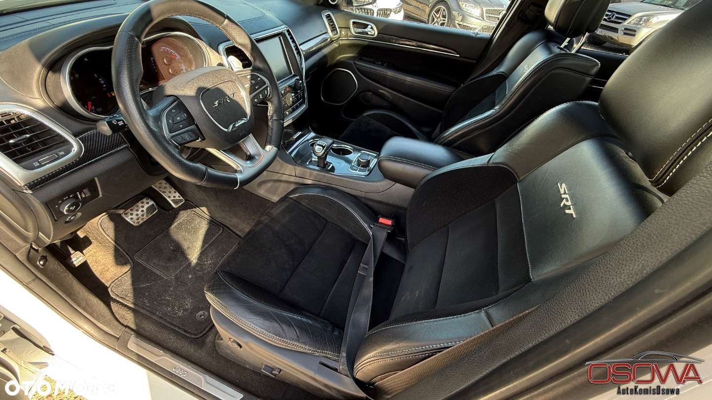Jeep Grand Cherokee - 21