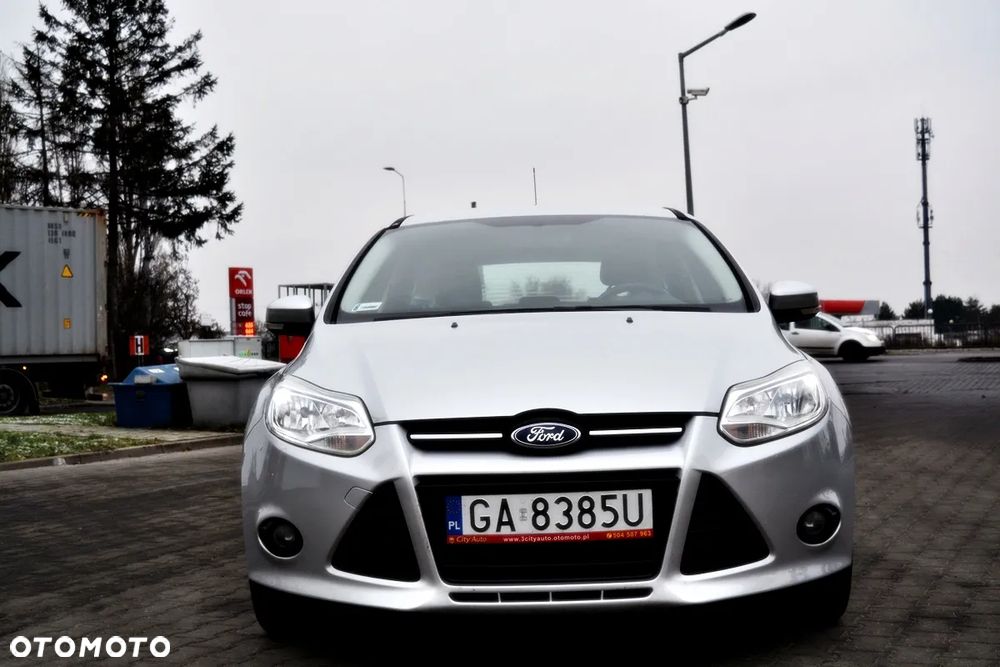 Ford Focus 1.6 TDCi DPF Ambiente - 9
